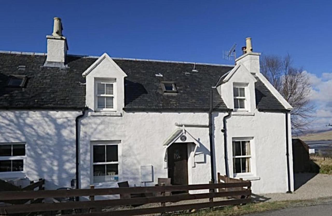 1 Keepers Cottage Skeabost Bridge Isle Of Skye Buitenkant foto