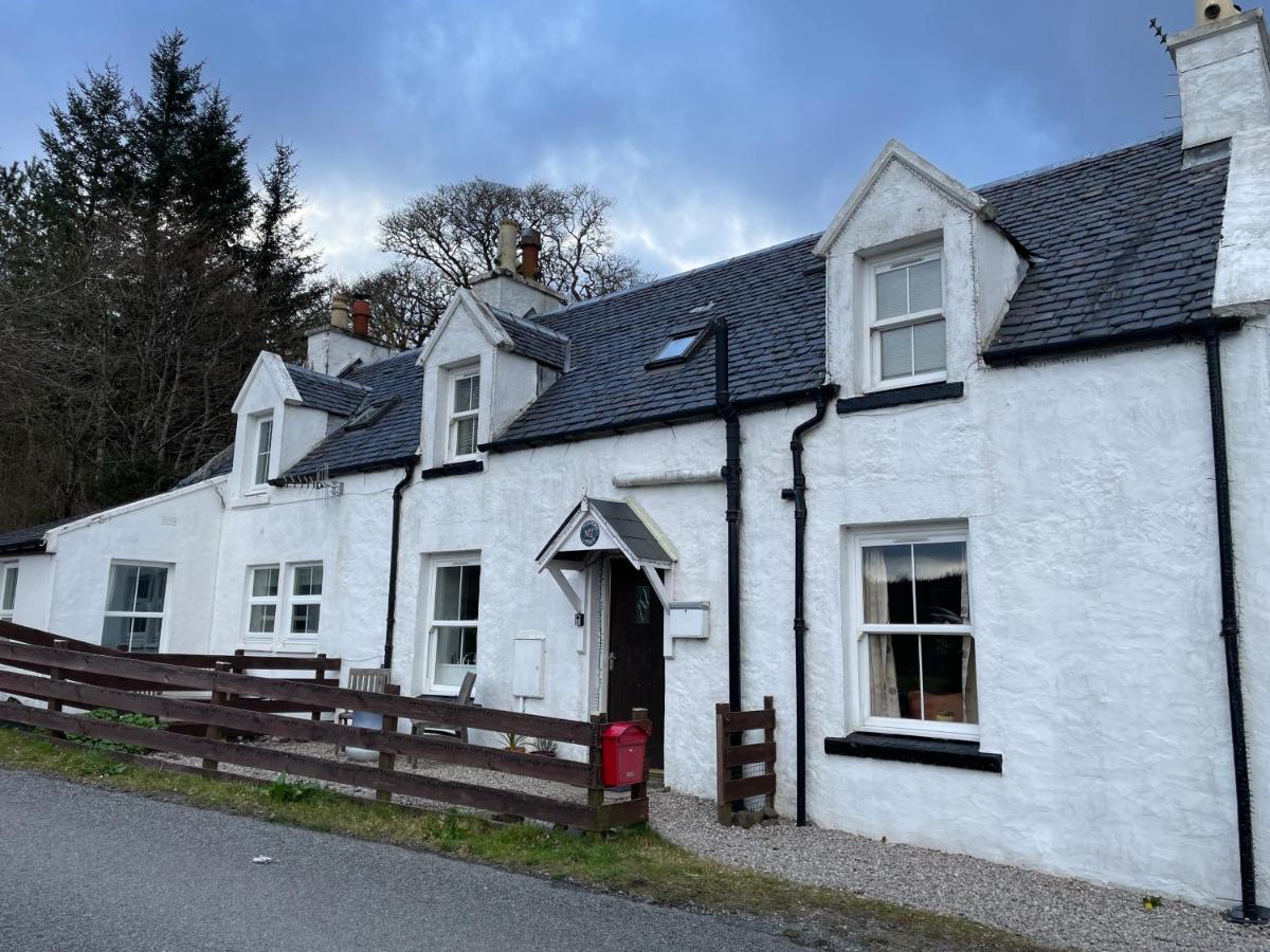 1 Keepers Cottage Skeabost Bridge Isle Of Skye Buitenkant foto